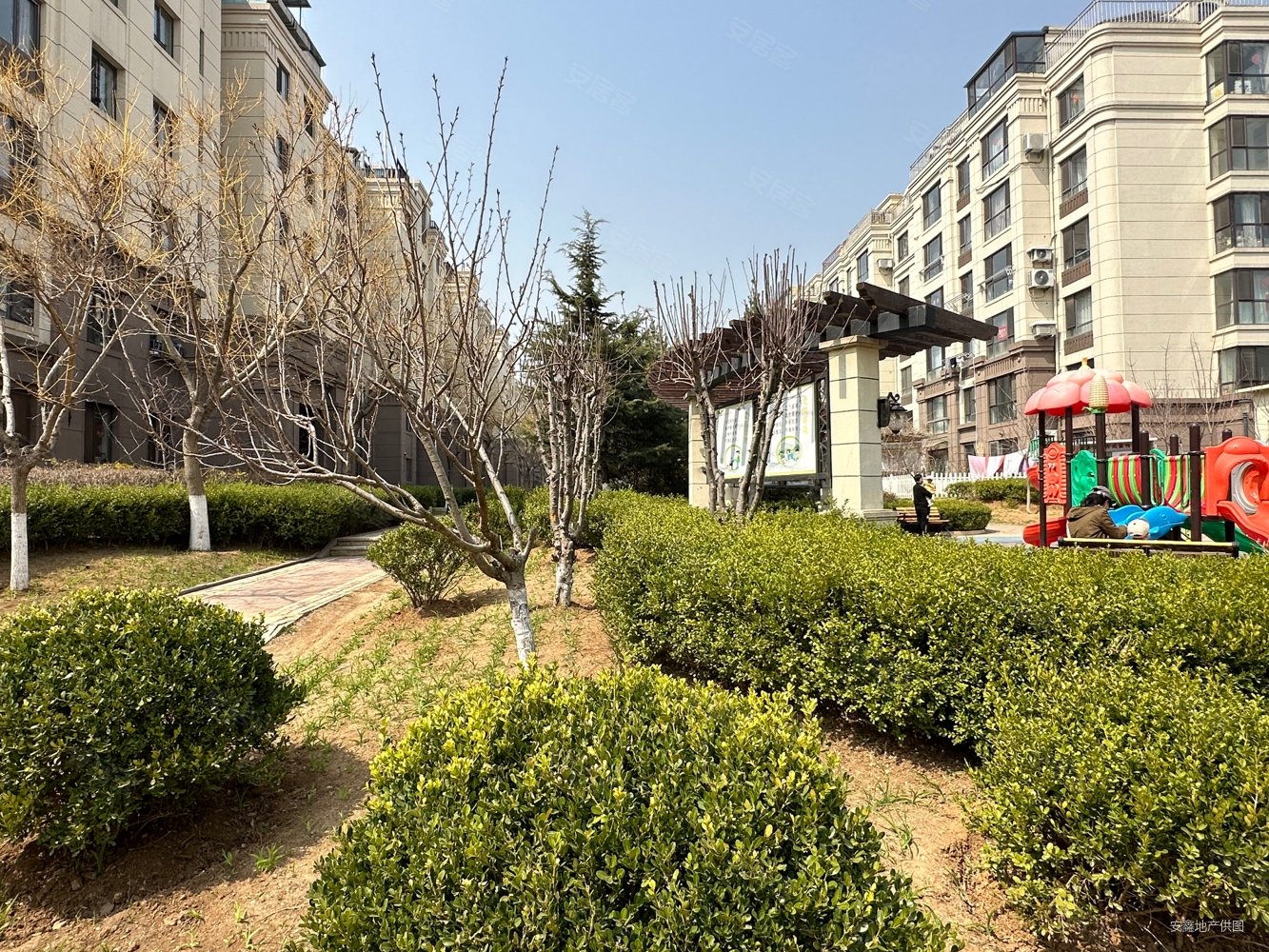 中冶蓝城一楼带花园2室南北通厅精装修采光好近车站