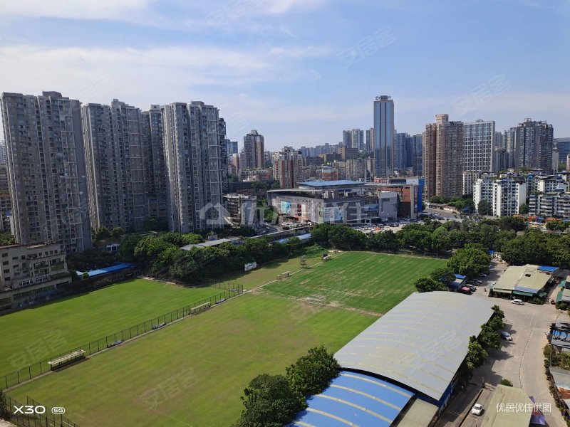 观音桥北城天街三室两厅一卫大阳台住家安静出行方便