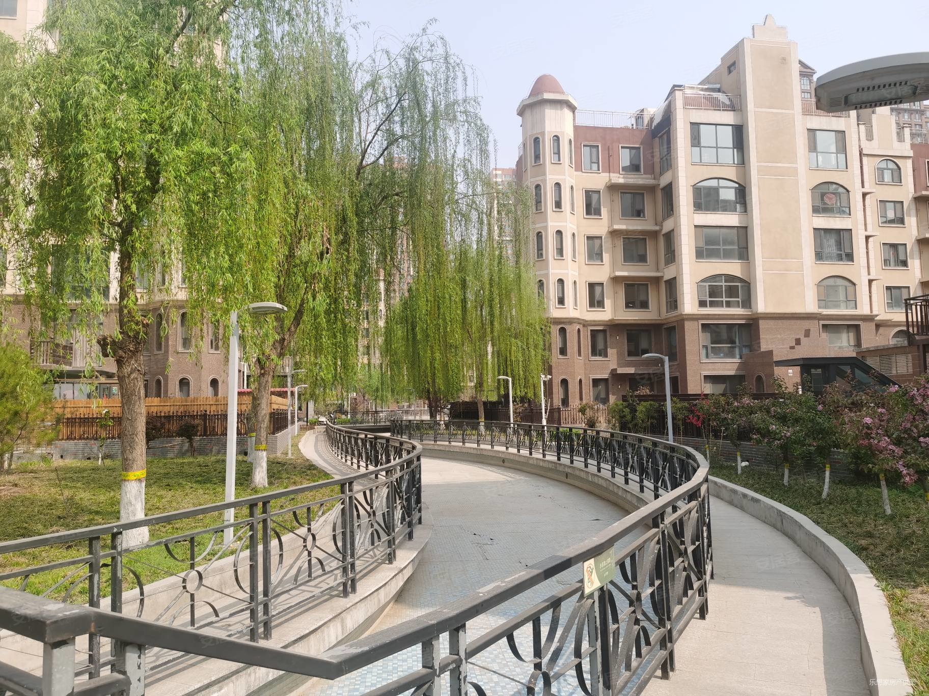 44中白金汉府叙利亚风格两室装修可自由发挥