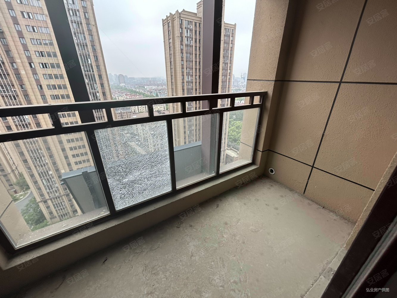 甘露茗苑二区18楼89.02平两室两厅一卫87万