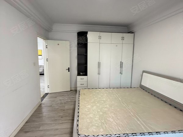 海宁长安镇农发区鸿翔东方郡长安仰山郡！精装三房出租！好楼层！边套出租房源真实图片