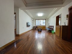 深圳福田华强北距离深外200米!陪读推荐! 精装3房2厅 业主自住保养很好出租房源真实图片