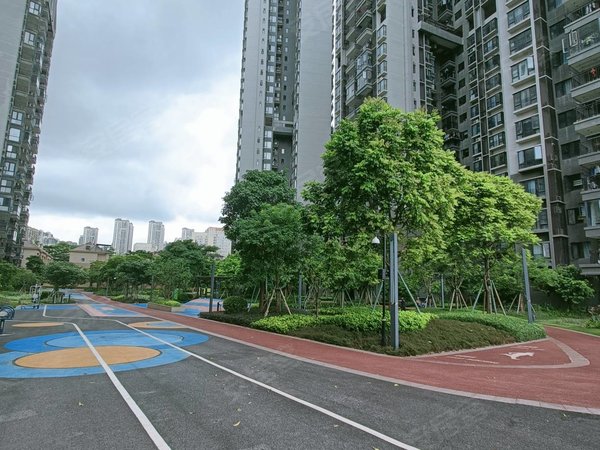 【多图】合景天峻广场,邕宁周边租房,1500元月龙岗江湾旁合景天峻广场