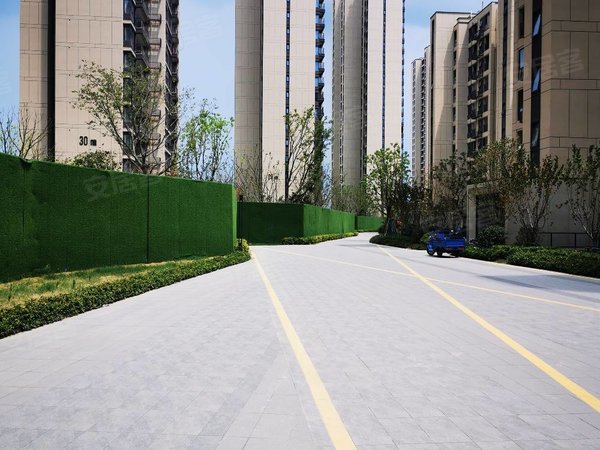 苏州吴江运东大运河府学校附近河府精装修4房2厅2卫2800月,河景房.