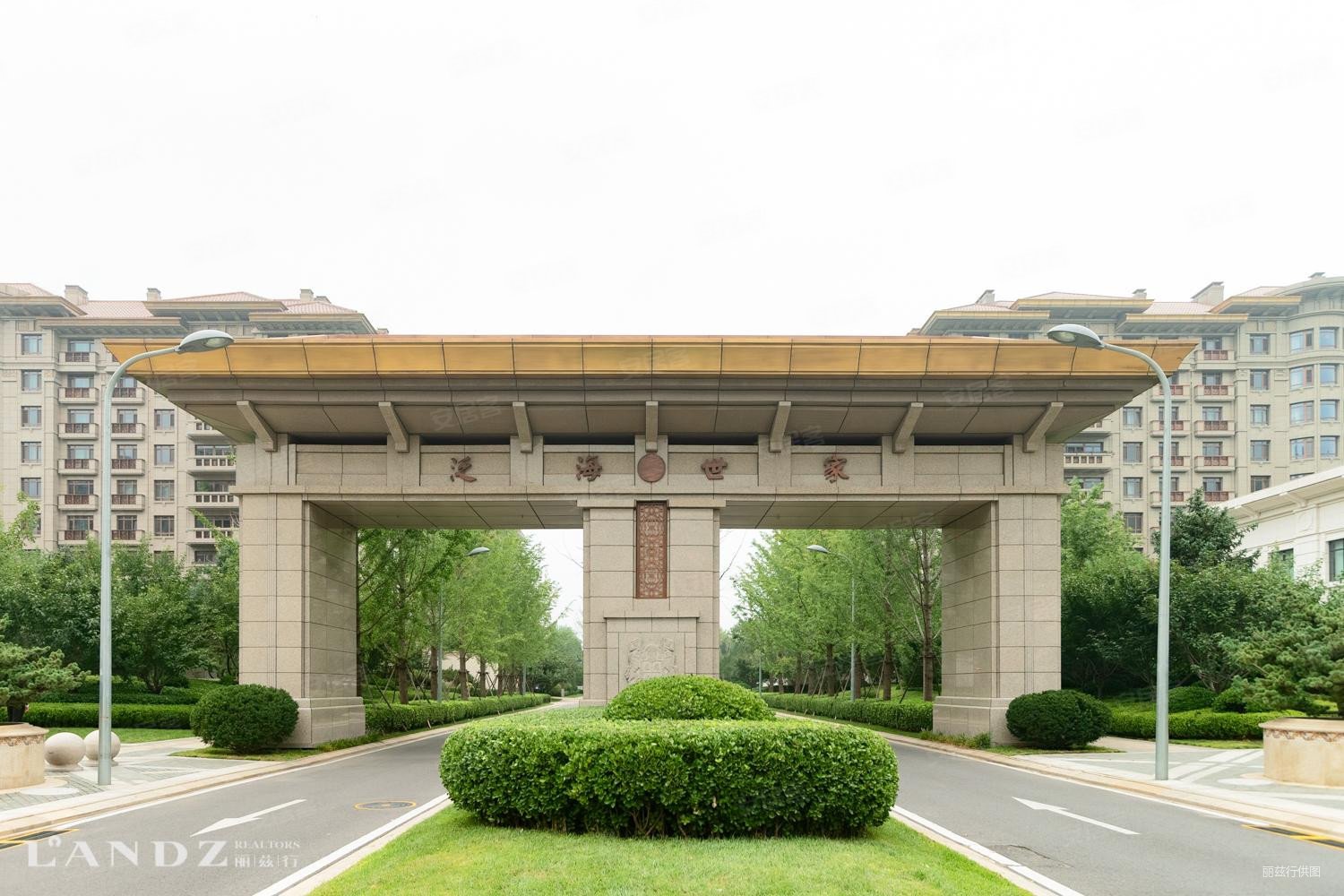 西府方便看房中高层四居室,很少住一直空置,方便对比,泛海世家西府二