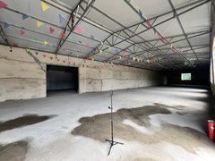 丹东振安九连城街同兴周边 厂房共计4000平 13.5米挂车随意挑头有动力电出租房源真实图片