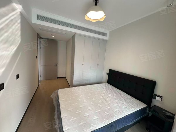 徐州云龙云龙周边万科翠湾中城万科翠湾中城 3800元电梯房 精装修 南北通透出租房源真实图片