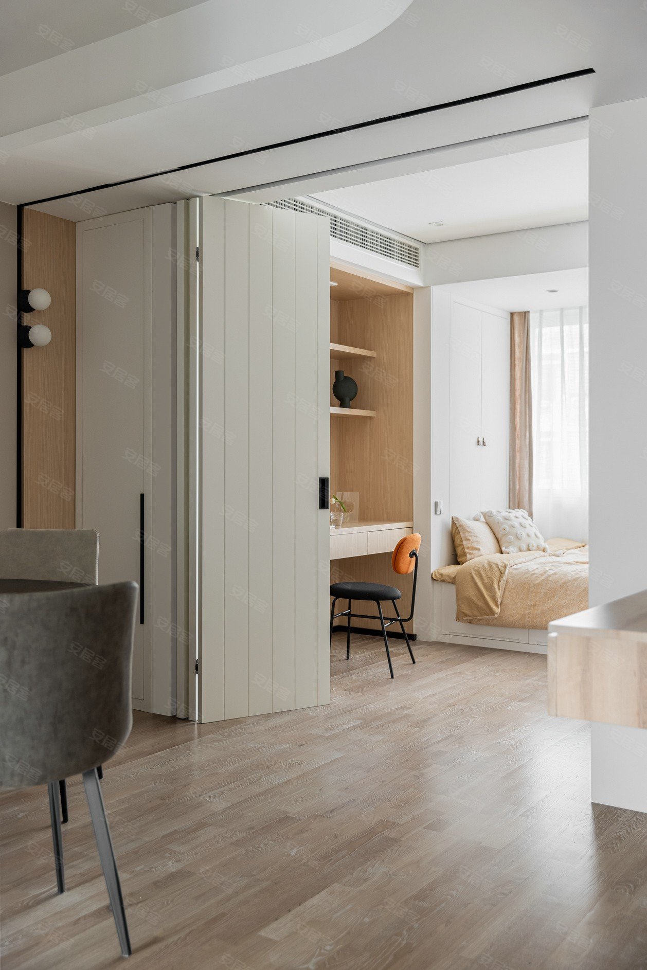 白色与原木色搭配,整体呈现自然净透的空间质感.极简北欧