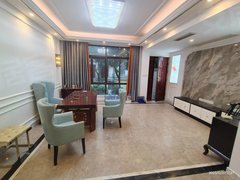 桂林临桂西城大道包物业兴荣郡别墅五室三卫带露台院子 吾悦金茂信科院医学院师专出租房源真实图片