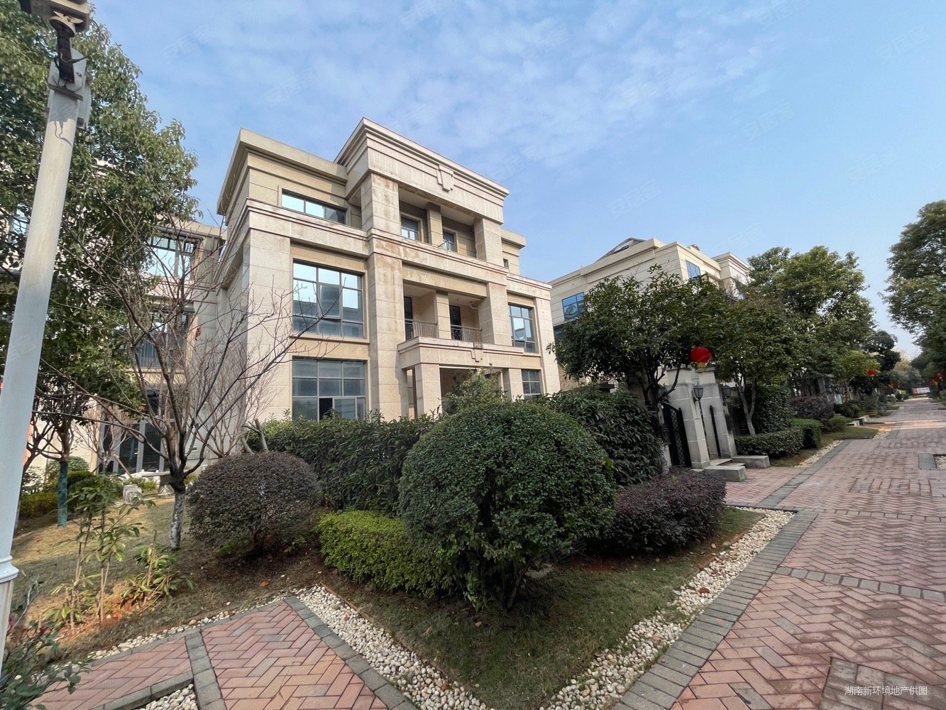 看房方,卢浮原著(别墅)二手房,380万,5室2厅,3卫,275平米-长沙安居客