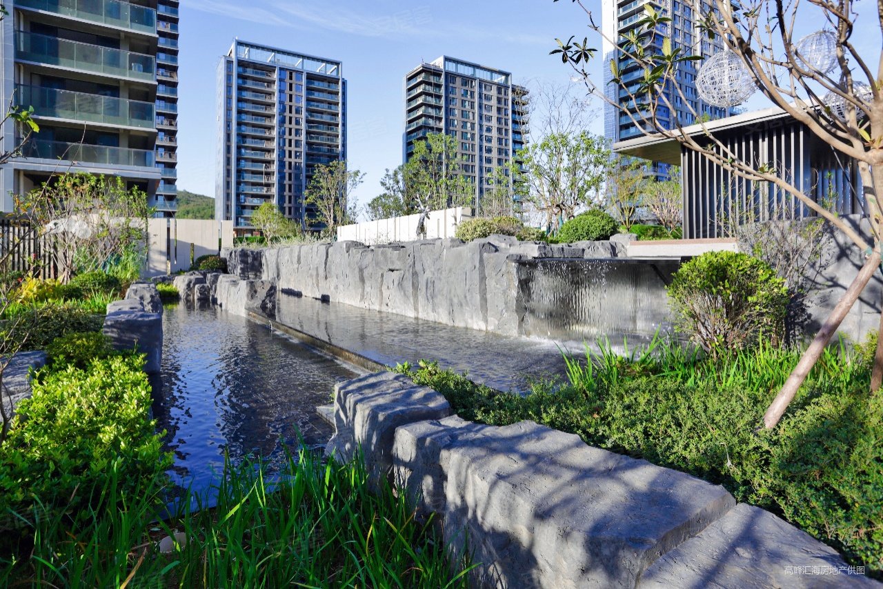 中城光谷龙山湖