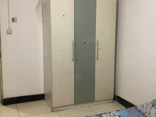 济宁任城济安桥北路后刘社区梦园南区六楼两室一厅,可以短租,可以押一付一,600元出租房源真实图片