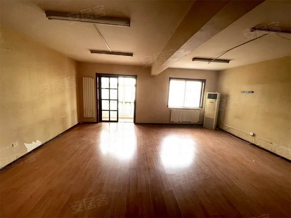 天津河北光复道街琴海公寓琴海公寓两室 低楼层,空房子 可办公出租