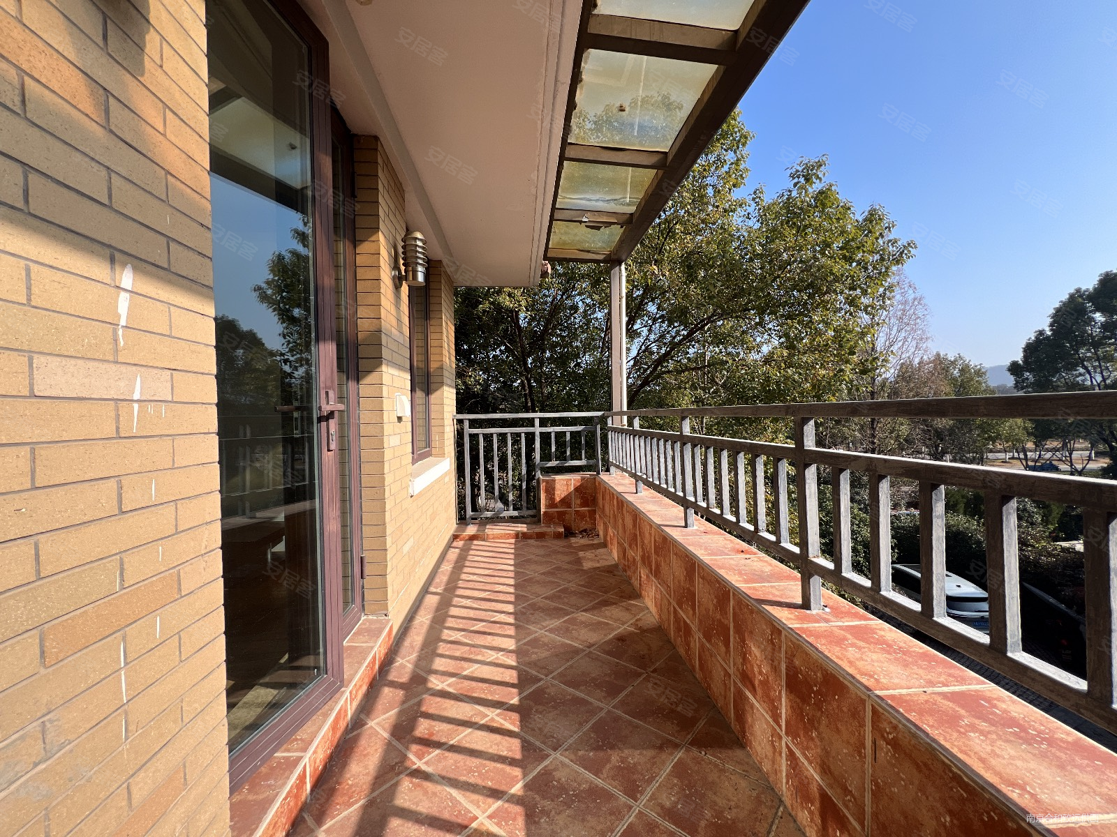 南京房产网>南京二手房>栖霞二手房>仙林大学城二手房>依云溪谷(别墅)