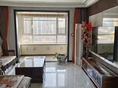 淄博淄川般阳路城区新出首租房!婚房精装修紧邻体育场电梯房带全套家具家电拎包入住出租房源真实图片