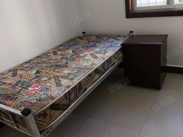 普洱思茅思茅城区财富广场财富广场出租3室2厅1卫,租金1300月,半年付。出租房源真实图片