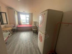 烟台开发区高级中学嵛景华城精装一室 临近天宇市场 出行方便 各大公司班车都有站出租房源真实图片