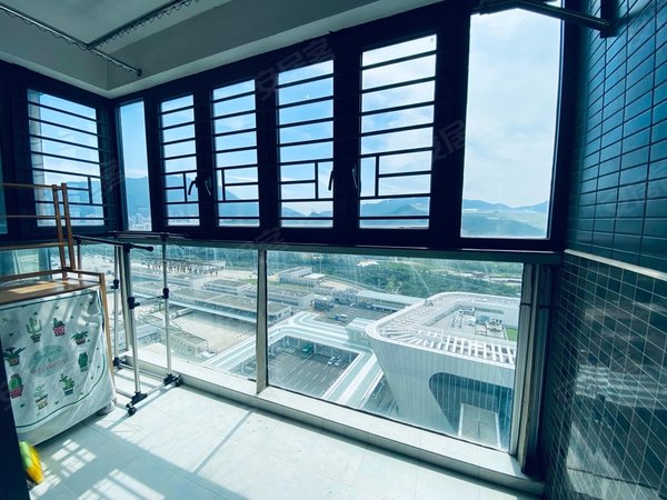 深圳罗湖莲塘新世界四季御园四季御园 朝南三房 房东自住房源 小区内