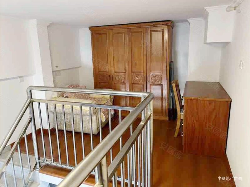 陶冲湖 带电梯 精装修 车位充足 高楼层采光充足 看房有钥匙,新站广场