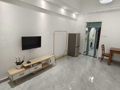 宁波镇海骆驼甬乐汇旁 玑寓 1室1厅1卫  带阳台 民用电出租房源真实图片