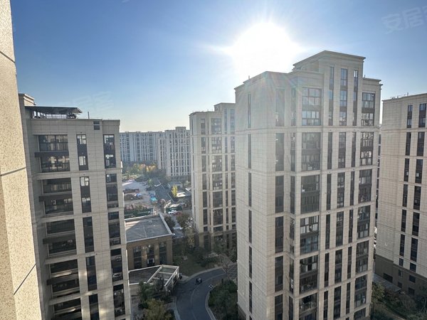 杭州临平乔司三角丰收湖嘉园五区乔司南地铁口100米两室两厅 免费停车