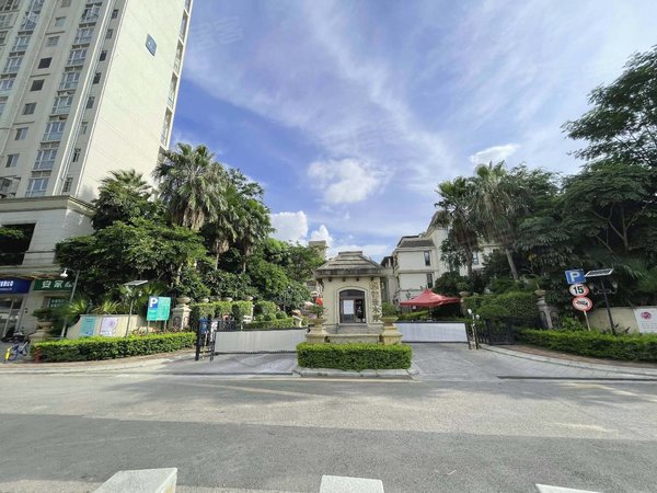 深圳宝安福永御景水岸花园(别墅)立新湖山边上精装修别墅出租 东西