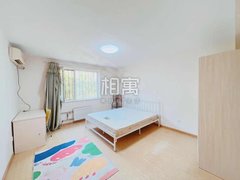 北京昌平霍营我爱我家相寓 回龙观龙跃苑三区低楼层4居室主卧出租房源真实图片