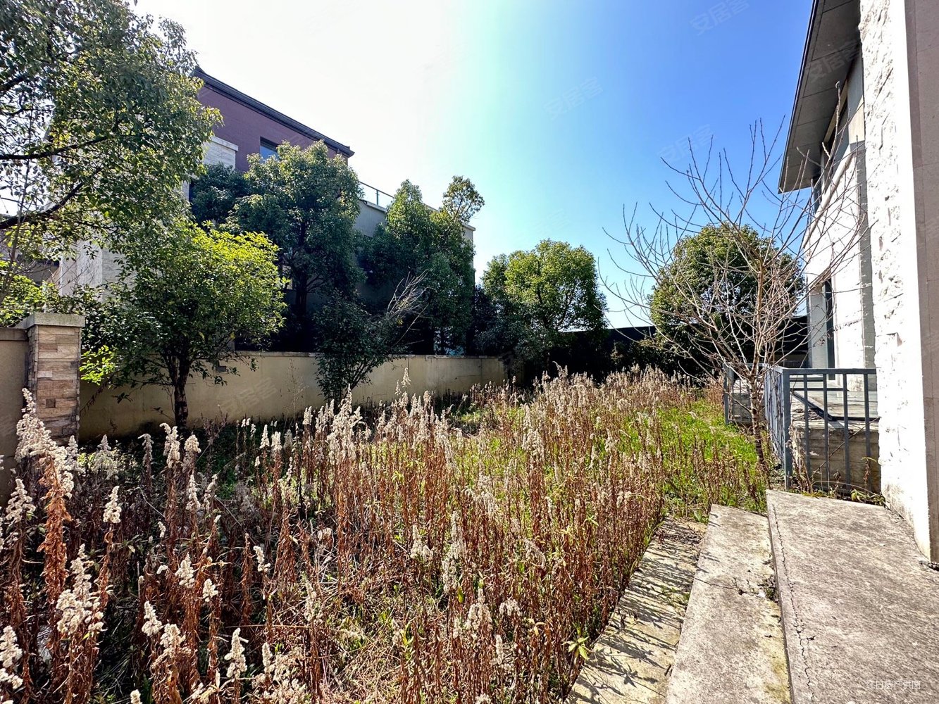 只发臻房源在家可看佘山全景的独栋,吉宝佘山御庭二手房,2650万,5室3