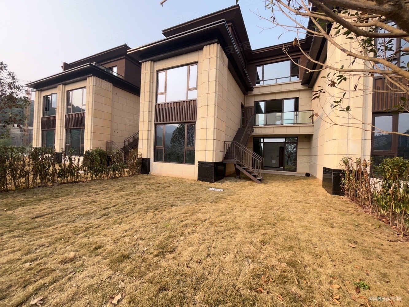 海兰云天湖山壹号别墅