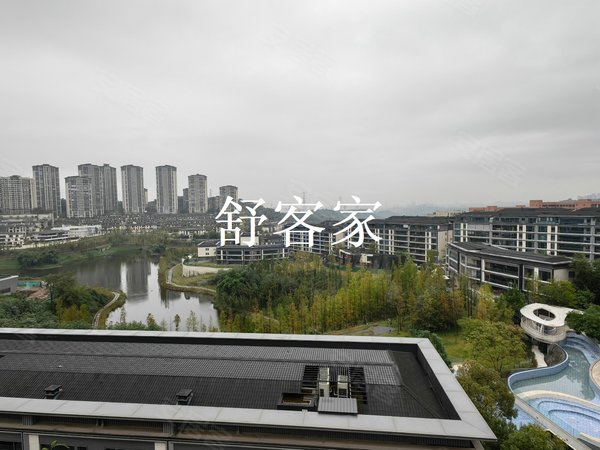 重庆渝北照母山香港置地壹号半岛自住家具 头次出租  顶楼四房 三卫