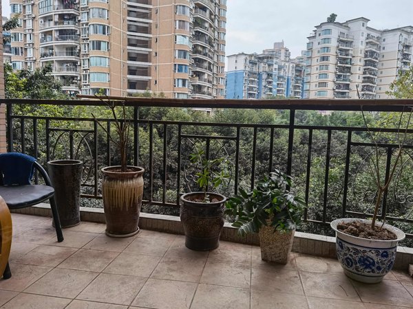 重庆南岸学府大道回龙湾小区经开区 回龙湾小区三房2000元月出租房源