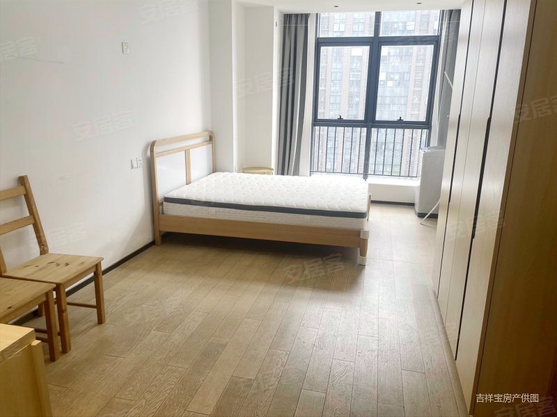 雨花客厅 精装可拎包入住 南北通透 小区新 商品房 近