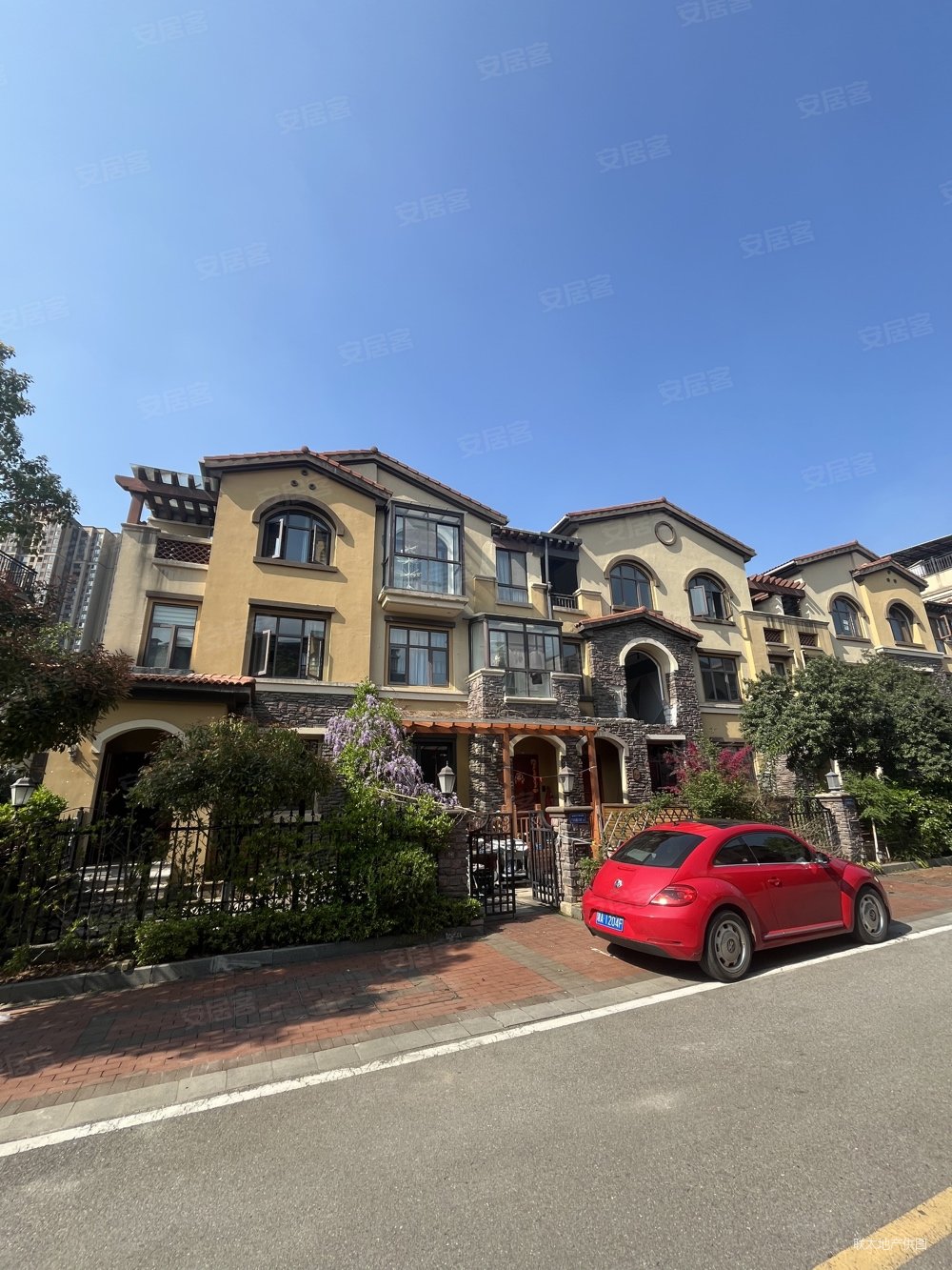 金地三千府别墅 送前后花园 车位 外立面很新 高端品质小区