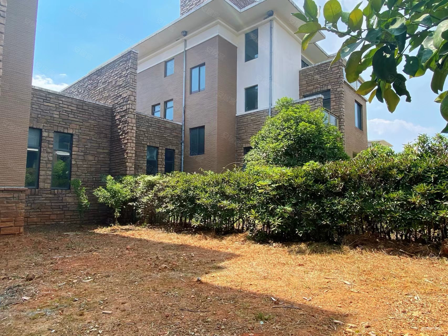 珑山林(别墅)7室5厅4卫435㎡南北379万