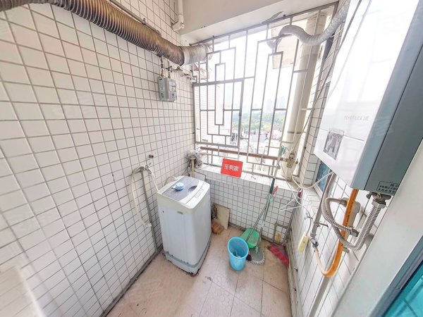 深圳福田竹子林金海燕花园近地铁商圈,业主好说话诚心出租,舒适宜居