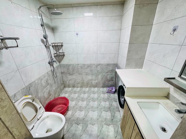 大连开发区万达广场万达广场(金州)万达广场 精装修一室大户型可押一付一家具家电齐全近比优特超市出租房源真实图片