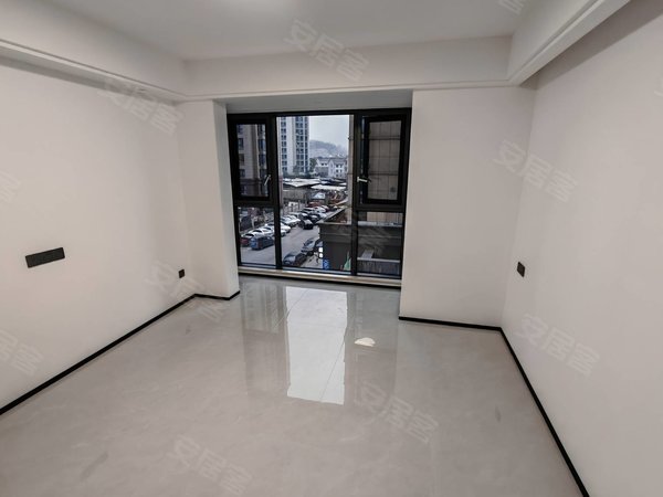 金华东阳东阳市中心朝阳大众华府您没看错 精装修4室 出租。全新家具 真的很靓眼出租房源真实图片