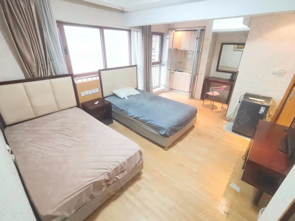济南历下山师东路万豪国际(商住楼)南向无杂费实图,可短租可月付,独门