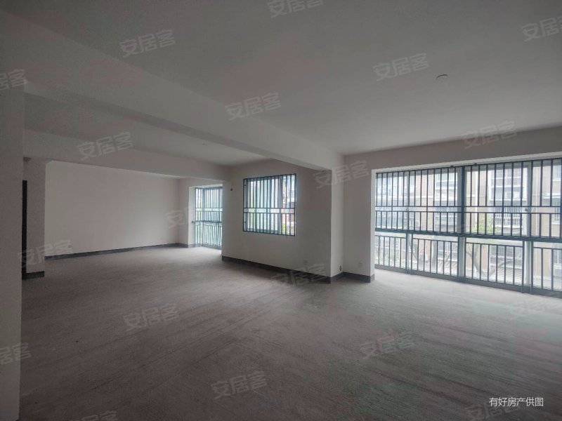 洪都花园洋房2楼133.98平方全新毛坯看房有钥匙