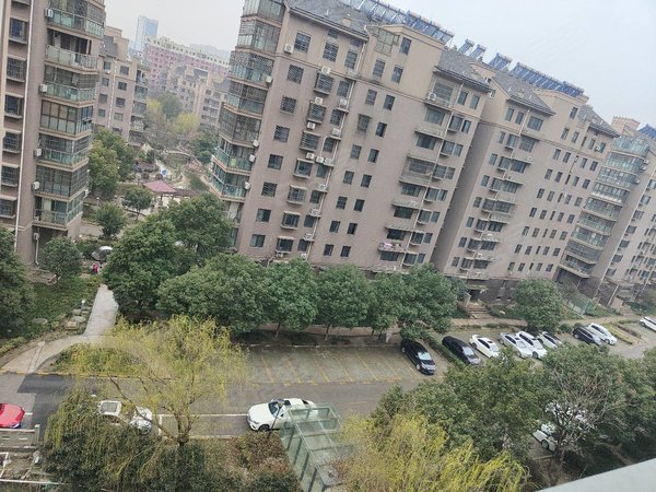 昆山张浦张浦舜江碧水豪园(北区)碧水豪园北区大三房,干净清爽,有钥匙
