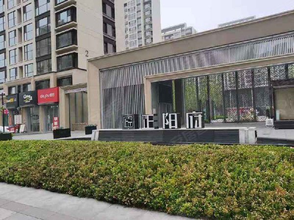 青岛城阳实验二小旭辉银盛泰正阳府万达 万象汇 实验二小 生活方便