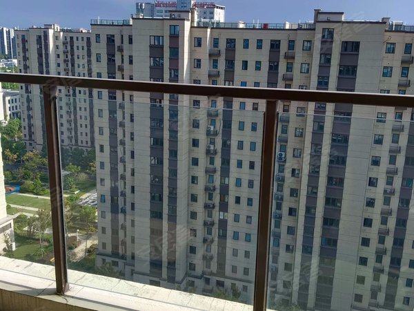 苏州吴江汾湖光樾华庭光樾华庭 3室2厅1卫  电梯房 精装修90平米出租