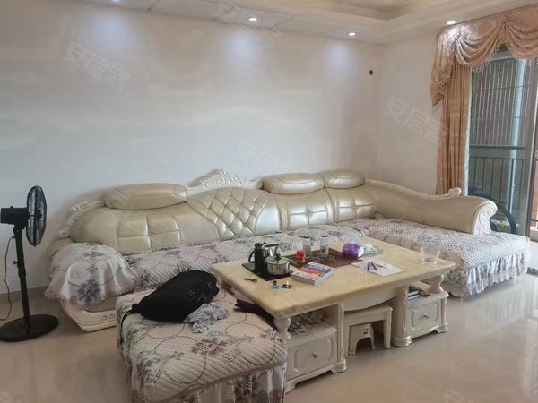 汕尾海丰县海城海悦名城出租海悦名城电梯套房4房2厅 家具齐全 拎包