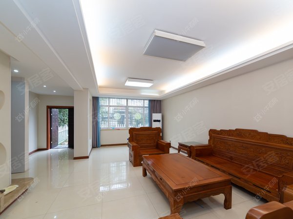 常州新北新区公园东南花园东南花园别墅出租,装修位置好诚心租价格可