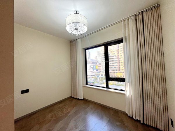 凉山西昌天汇海洋馆乐荟城海云墅西昌万达旁，海云墅，全新装修，带车位家具家电一线，急租出租房源真实图片