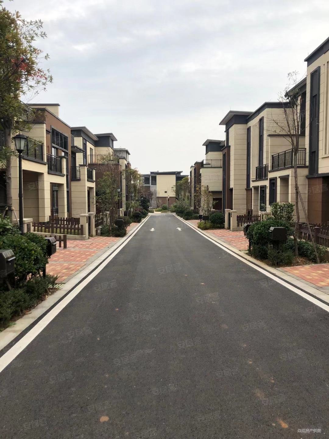 湘江富力城二期中户别墅产权清晰湘潭所有别墅房源都有