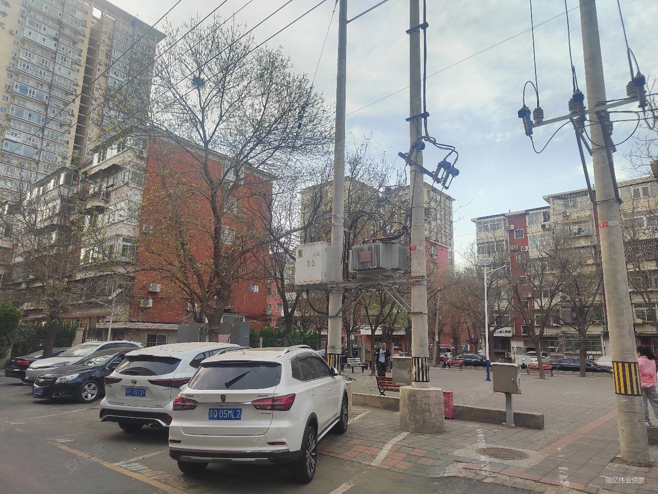 14号线大井站丰台体育馆多层板楼层南北两居室免了税了