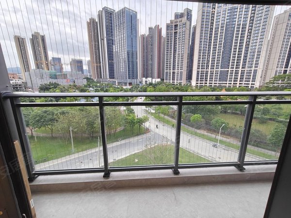 深圳光明光明万科光年四季光明大街地铁站东周公园修远小学3房出租