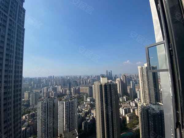 重庆渝中七星岗罗宾森广场尚城华府罗宾森精装修大两房,业主出租,高