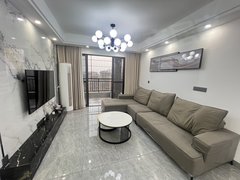 南宁良庆五象大道五象湖地铁附近三房 配套齐全 押一付一 领包入住出行方便出租房源真实图片